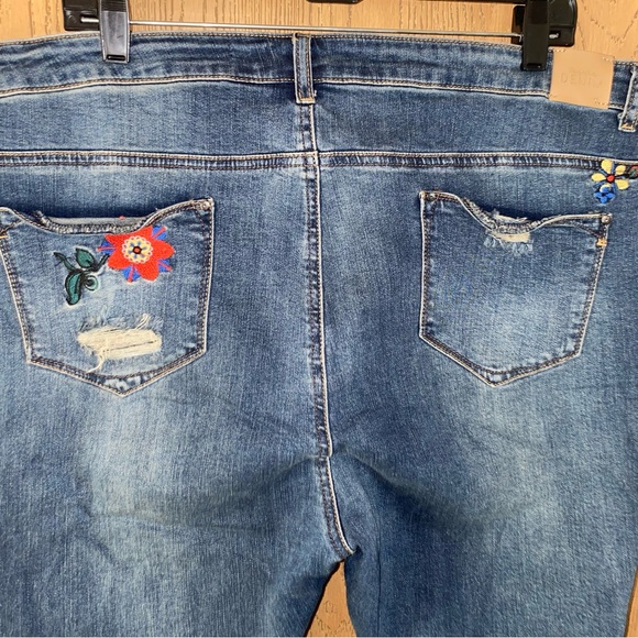 ⬇️SimplyBe embroidered Chloe skinny jeans - Picture 3 of 8